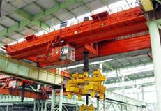 Đường màu xanh của thiết bị cần cẩu cầu trong tương lai.jpg Green road of bridge crane equipment in the future.jpg