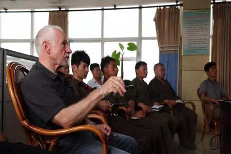 Các chuyên gia Đức tiến hành đào tạo lý thuyết và thực tiễn cho công ty welders.jpg của chúng tôi German experts conduct theoretical and practical training for our company’s welders.jpg